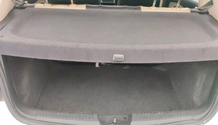 2014 Volkswagen Polo HIGHLINE1.2L, Petrol, Manual, 55,473 km, Boot Inside