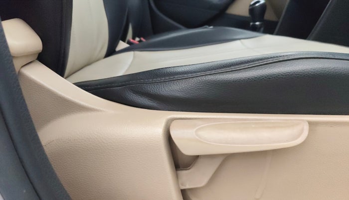 2014 Volkswagen Polo HIGHLINE1.2L, Petrol, Manual, 55,473 km, Driver Side Adjustment Panel