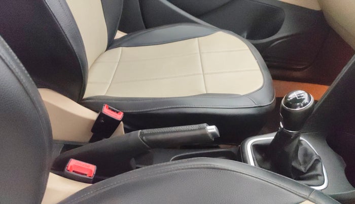 2014 Volkswagen Polo HIGHLINE1.2L, Petrol, Manual, 55,473 km, Gear Lever