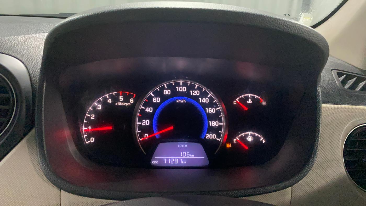 2013 Hyundai Grand i10 MAGNA 1.1 CRDI, Diesel, Manual, 71,330 km, Odometer Image