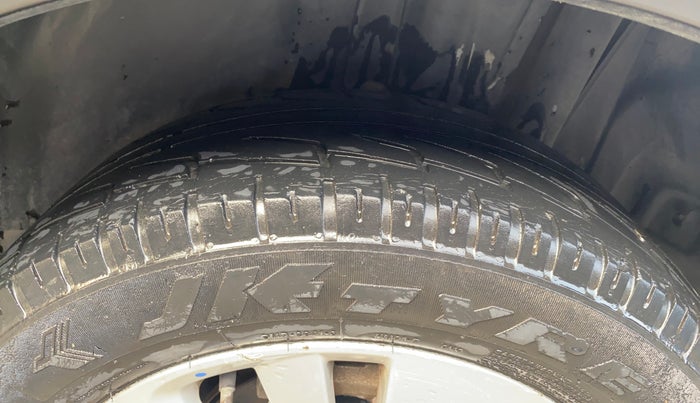 2015 Maruti S Cross ALPHA 1.3, Diesel, Manual, 74,524 km, Left Rear Tyre Tread