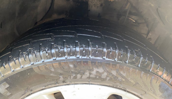 2015 Maruti S Cross ALPHA 1.3, Diesel, Manual, 74,524 km, Right Front Tyre Tread