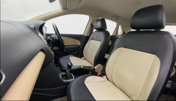 2016 Volkswagen Polo HIGHLINE1.2L, Petrol, Manual, 74,085 km, Right Side Front Door Cabin