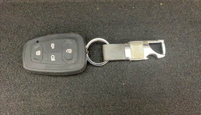 2021 Tata ALTROZ XZ 1.2, Petrol, Manual, 25,330 km, Key Close Up