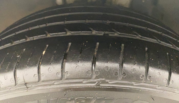 2021 Tata ALTROZ XZ 1.2, Petrol, Manual, 25,330 km, Left Front Tyre Tread
