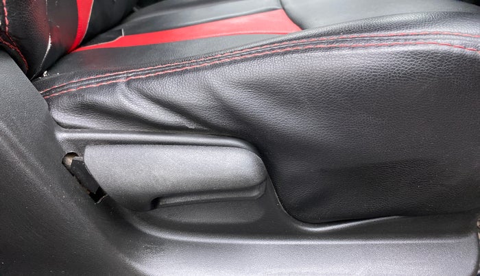 2016 Maruti Swift VXI, Petrol, Manual, 62,849 km, Driver Side Adjustment Panel