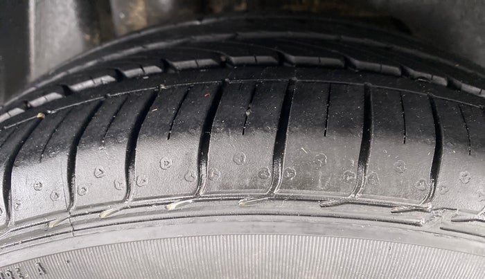 2018 Ford FREESTYLE TITANIUM + 1.2 TI-VCT, Petrol, Manual, 15,703 km, Right Rear Tyre Tread