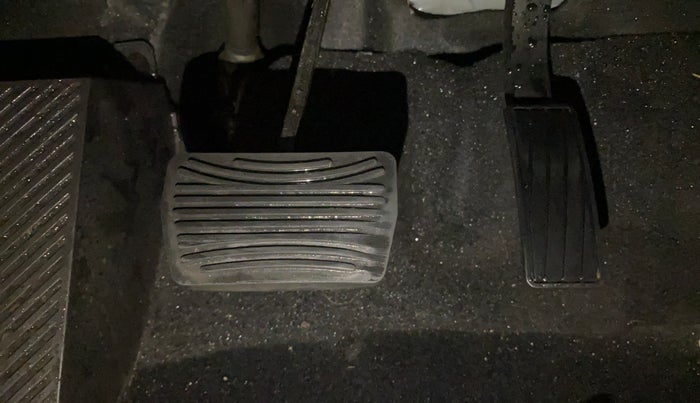 2019 Mahindra XUV300 W8 (O) 1.5 DIESEL AMT, Diesel, Automatic, 81,169 km, Pedals