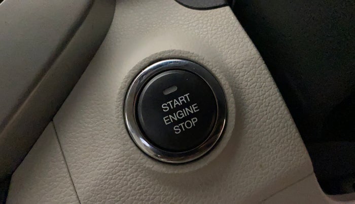 2019 Mahindra XUV300 W8 (O) 1.5 DIESEL AMT, Diesel, Automatic, 81,169 km, Keyless Start/ Stop Button