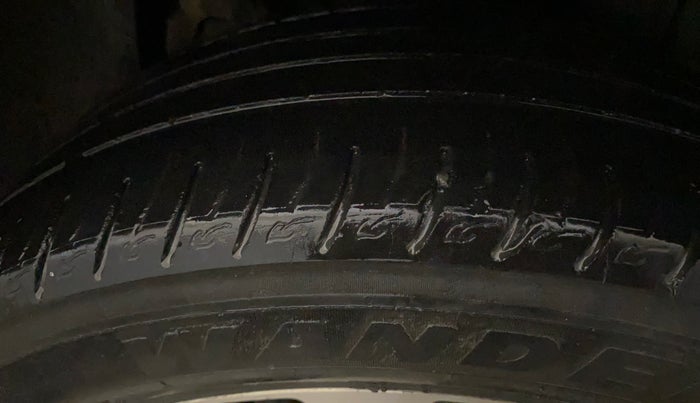 2019 Mahindra XUV300 W8 (O) 1.5 DIESEL AMT, Diesel, Automatic, 81,169 km, Left Rear Tyre Tread