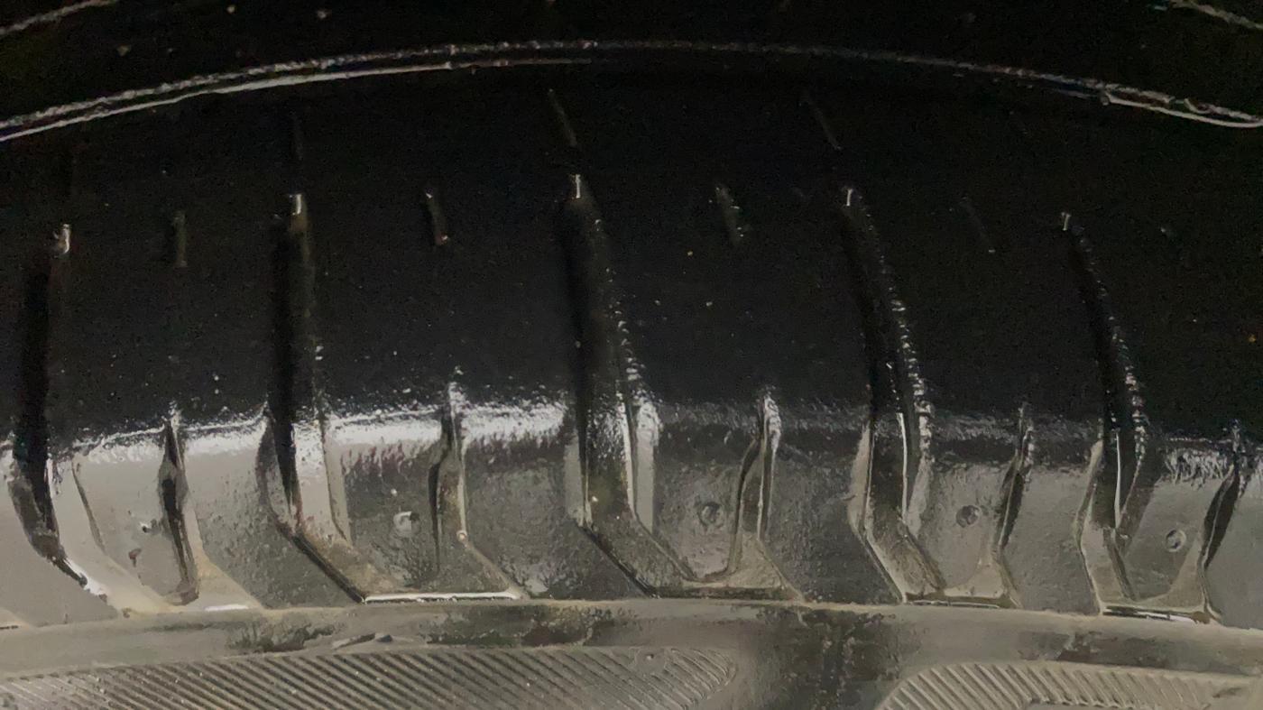 2020 Maruti Ertiga ZXI SHVS, Petrol, Manual, 39,753 km, Right Front Tyre Tread