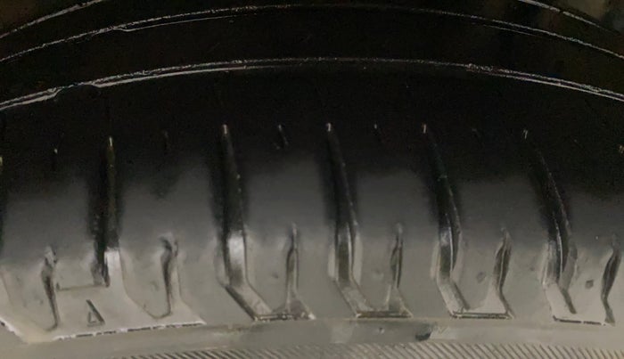 2020 Maruti Ertiga ZXI SHVS, Petrol, Manual, 39,800 km, Left Rear Tyre Tread