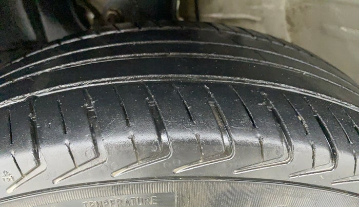 2020 Maruti New Wagon-R LXI CNG 1.0, CNG, Manual, 23,705 km, Left Front Tyre Tread