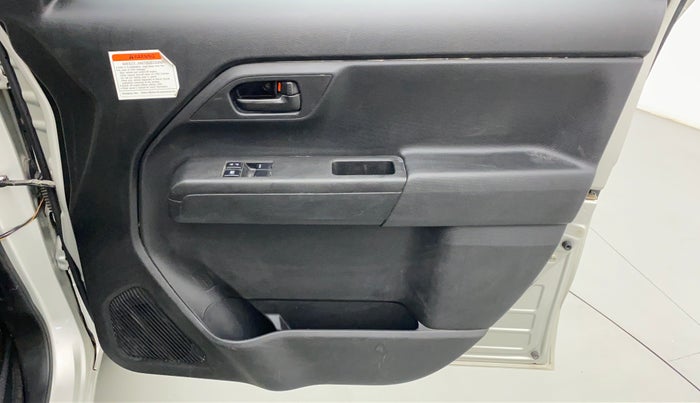 2020 Maruti New Wagon-R LXI CNG 1.0, CNG, Manual, 23,705 km, Driver Side Door Panels Control