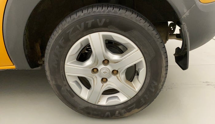 2019 Renault TRIBER RXZ, Petrol, Manual, 27,196 km, Left Rear Wheel