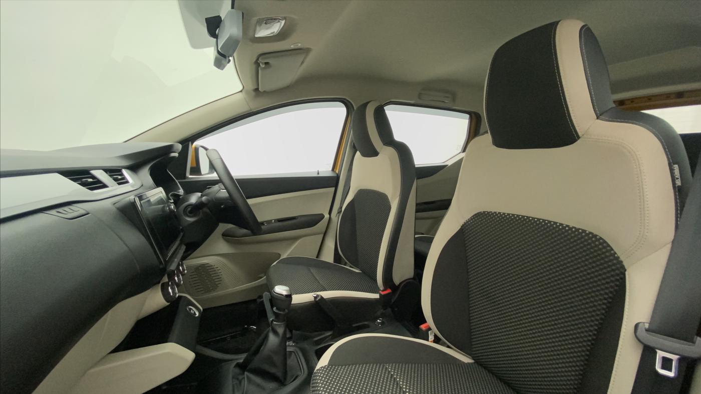 2019 Renault TRIBER RXZ, Petrol, Manual, 27,196 km, Right Side Front Door Cabin