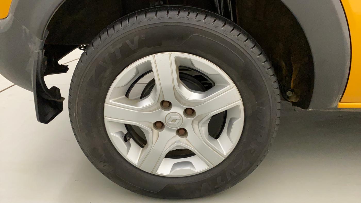 2019 Renault TRIBER RXZ, Petrol, Manual, 27,196 km, Right Rear Wheel
