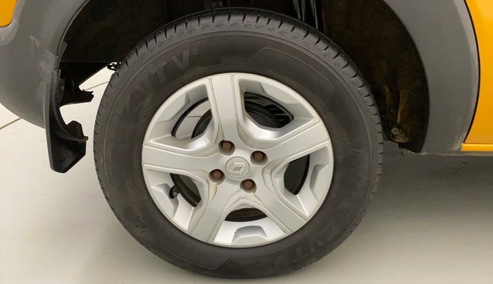 2019 Renault TRIBER RXZ, Petrol, Manual, 27,196 km, Right Rear Wheel
