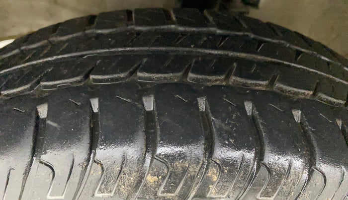 2013 Maruti Wagon R Stingray LXI, Petrol, Manual, 82,158 km, Left Front Tyre Tread