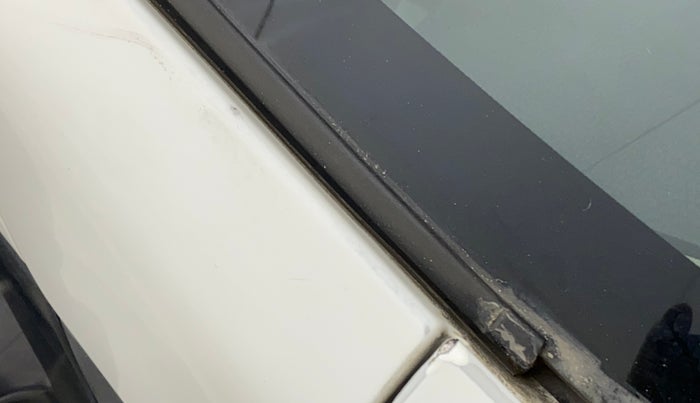 2013 Maruti Wagon R Stingray LXI, Petrol, Manual, 82,158 km, Right A pillar - Slightly rusted