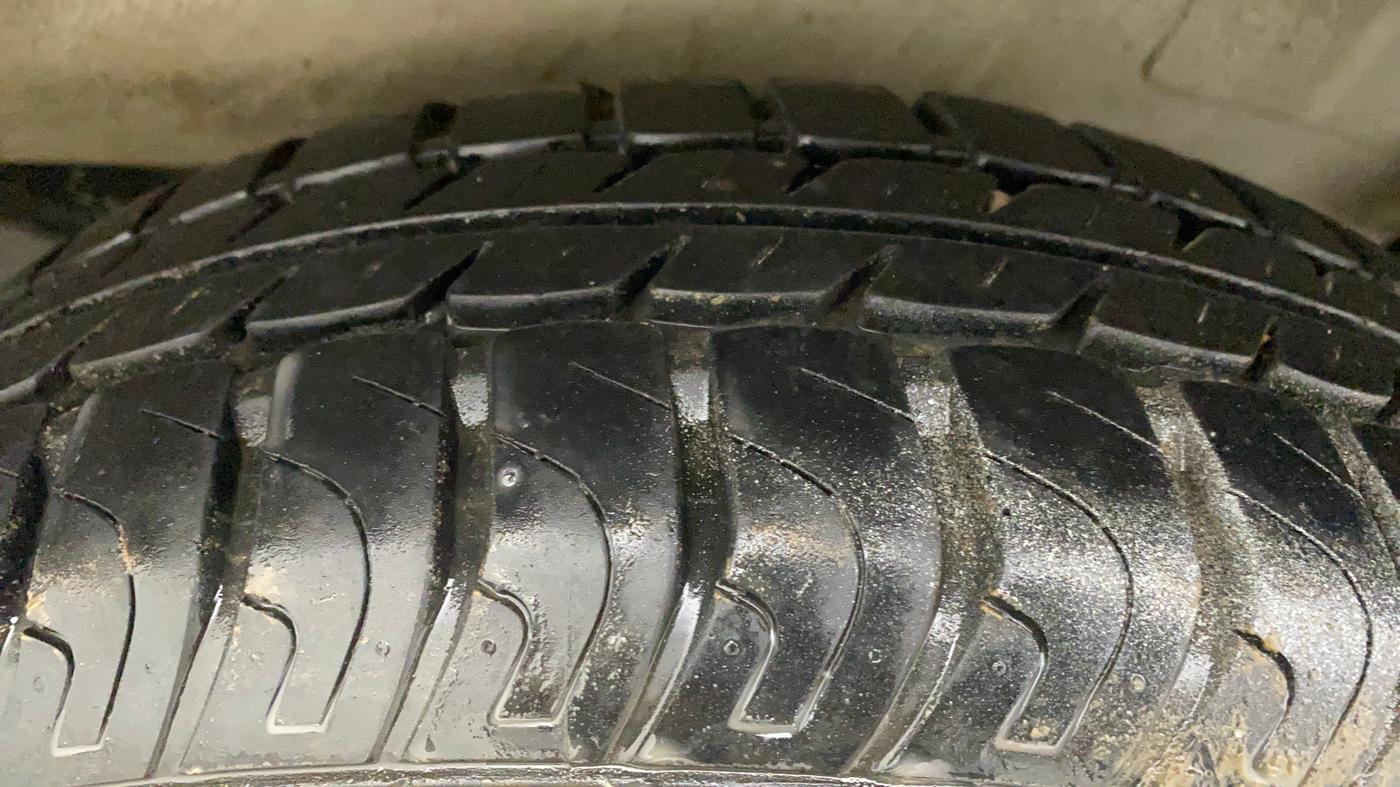 2013 Maruti Wagon R Stingray LXI, Petrol, Manual, 82,158 km, Left Rear Tyre Tread