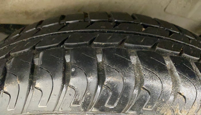 2013 Maruti Wagon R Stingray LXI, Petrol, Manual, 82,158 km, Left Rear Tyre Tread