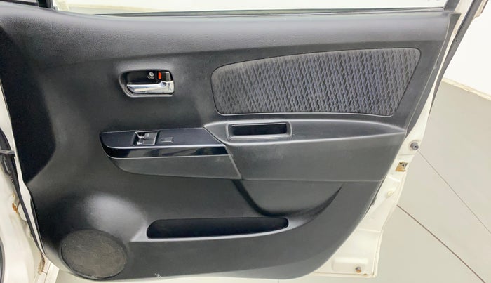 2013 Maruti Wagon R Stingray LXI, Petrol, Manual, 82,158 km, Driver-side door - Trim has minor damage