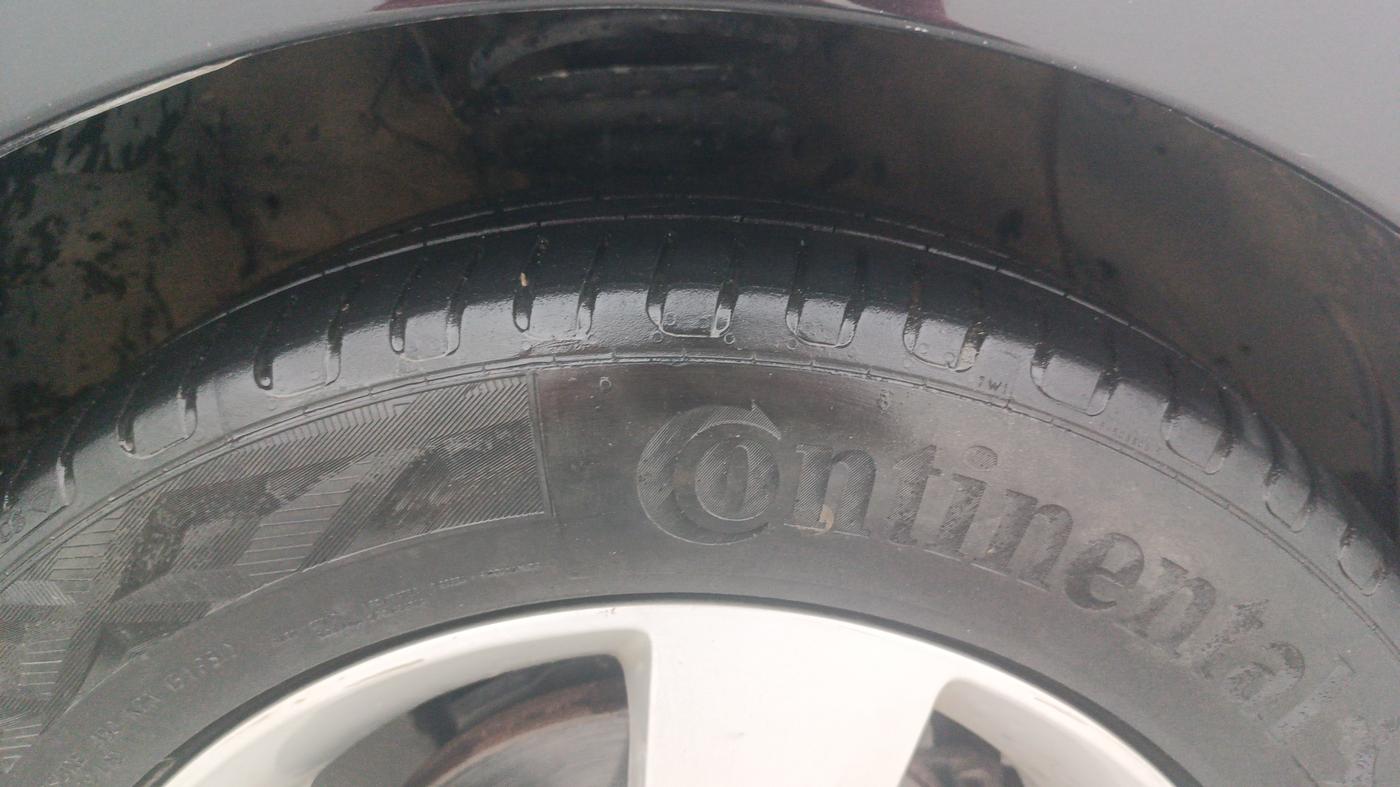 2014 Hyundai New Elantra 1.6 SX AT DIESEL, Diesel, Automatic, 1,34,040 km, Right Front Tyre Tread