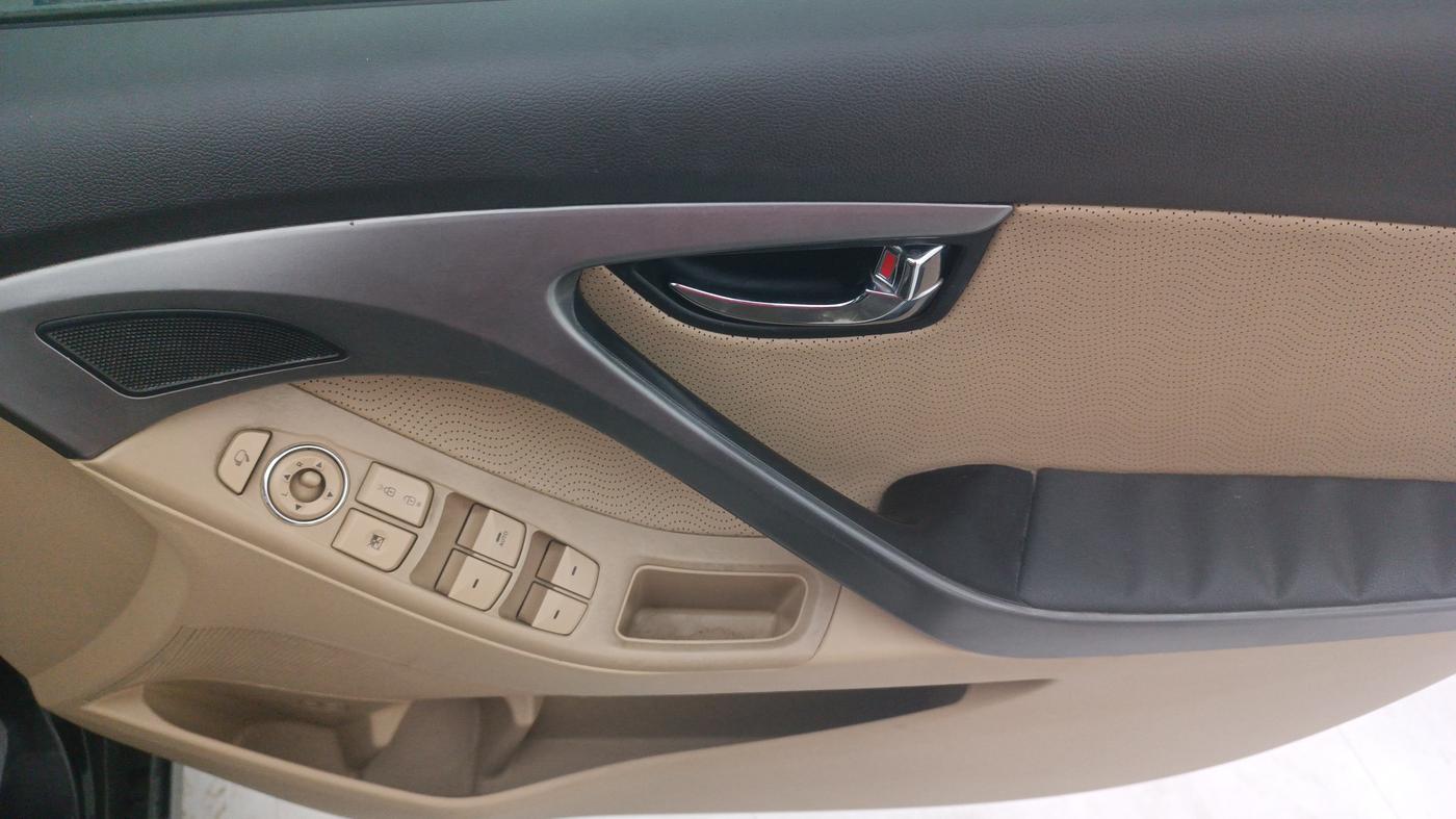 2014 Hyundai New Elantra 1.6 SX AT DIESEL, Diesel, Automatic, 1,34,040 km, Driver Side Door Panels Control