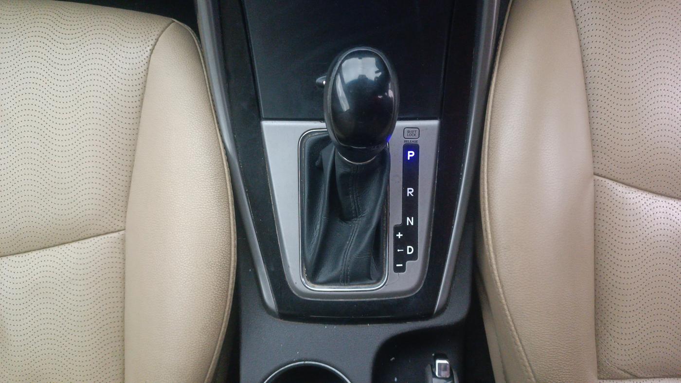 2014 Hyundai New Elantra 1.6 SX AT DIESEL, Diesel, Automatic, 1,34,040 km, Gear Lever