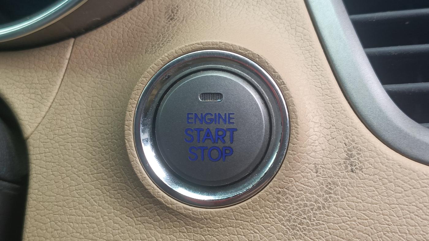 2014 Hyundai New Elantra 1.6 SX AT DIESEL, Diesel, Automatic, 1,34,040 km, Keyless Start/ Stop Button