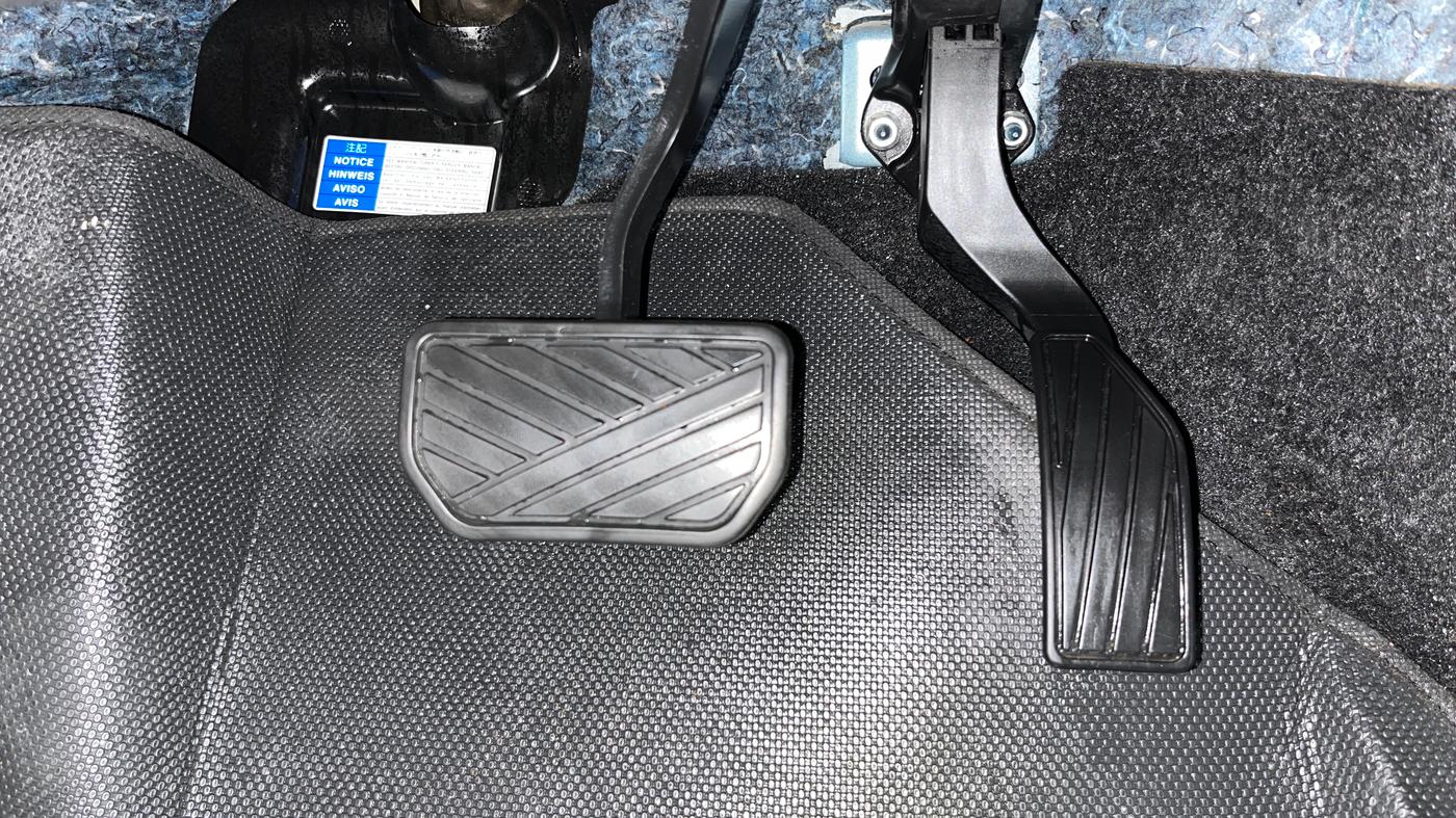 2021 Maruti S Cross ZETA AT 1.5, Petrol, Automatic, 48,330 km, Pedals