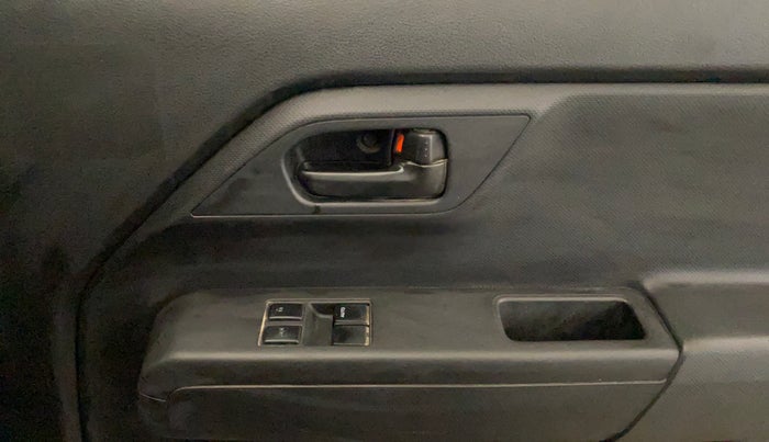 2021 Maruti New Wagon-R LXI CNG 1.0, CNG, Manual, 80,240 km, Driver Side Door Panels Control