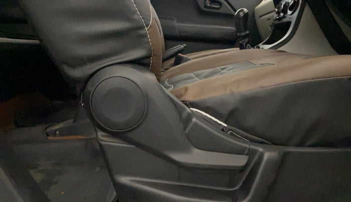 2021 Maruti New Wagon-R LXI CNG 1.0, CNG, Manual, 80,240 km, Driver Side Adjustment Panel