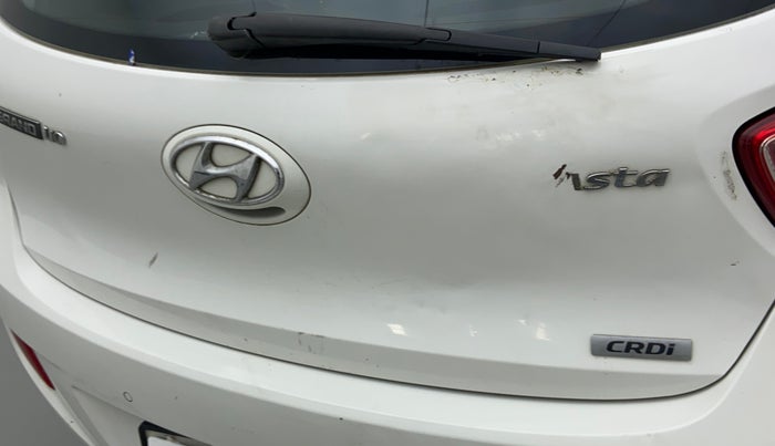 2014 Hyundai Grand i10 ASTA 1.1 CRDI, Diesel, Manual, 71,374 km, Dicky (Boot door) - Minor scratches