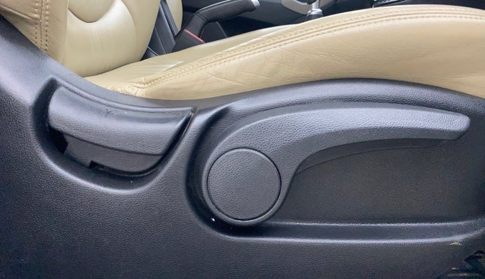 2018 Hyundai Creta SX PLUS 1.6 PETROL, Petrol, Manual, 48,745 km, Driver Side Adjustment Panel