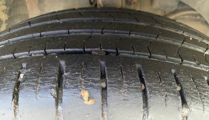 2017 Maruti Baleno ZETA PETROL 1.2, Petrol, Manual, 34,287 km, Right Front Tyre Tread