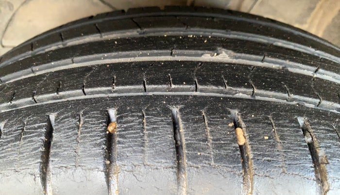 2017 Maruti Baleno ZETA PETROL 1.2, Petrol, Manual, 34,287 km, Left Front Tyre Tread