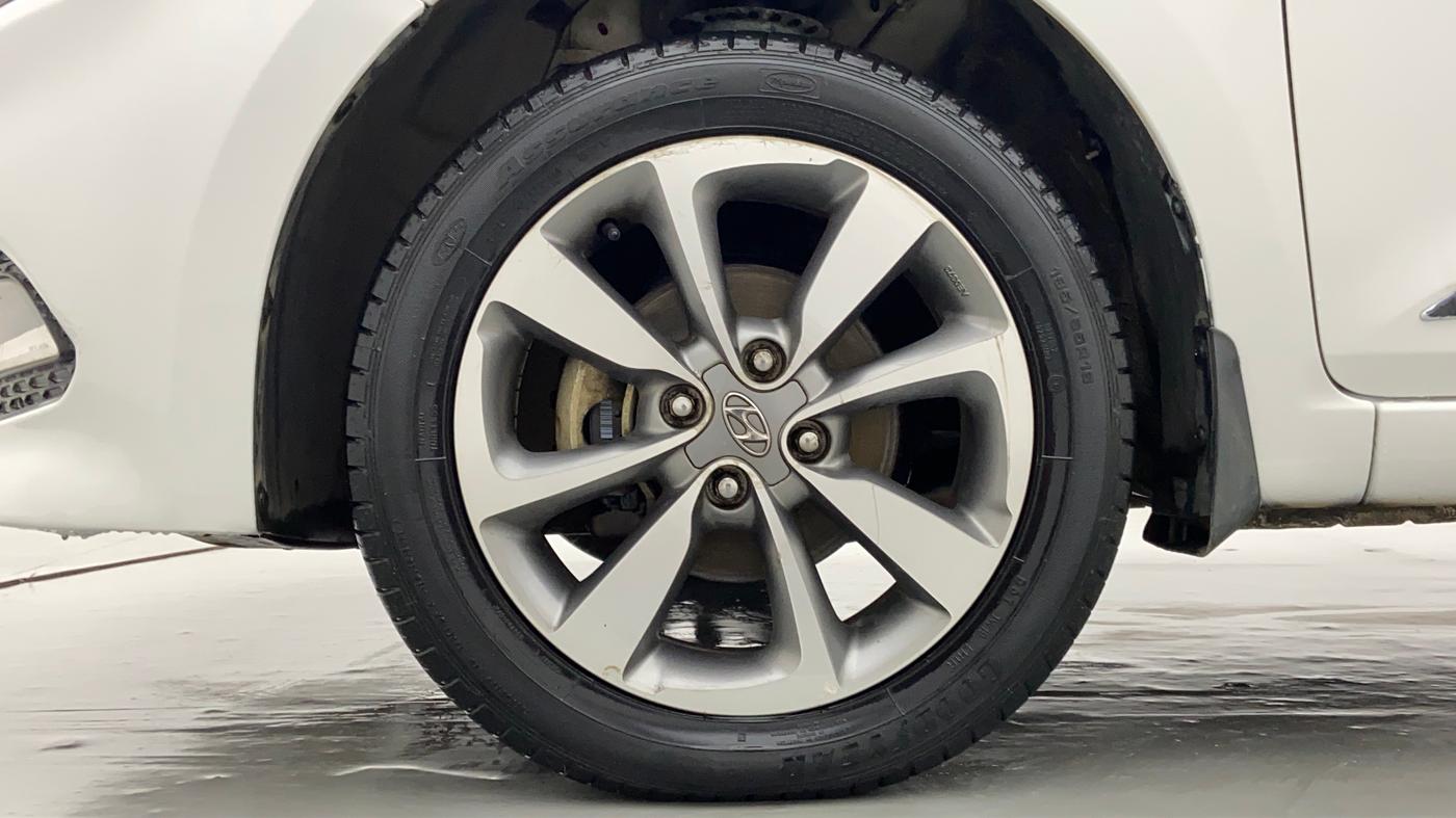 2016 Hyundai Elite i20 ASTA 1.2 (O), Petrol, Manual, 34,107 km, Left Front Wheel