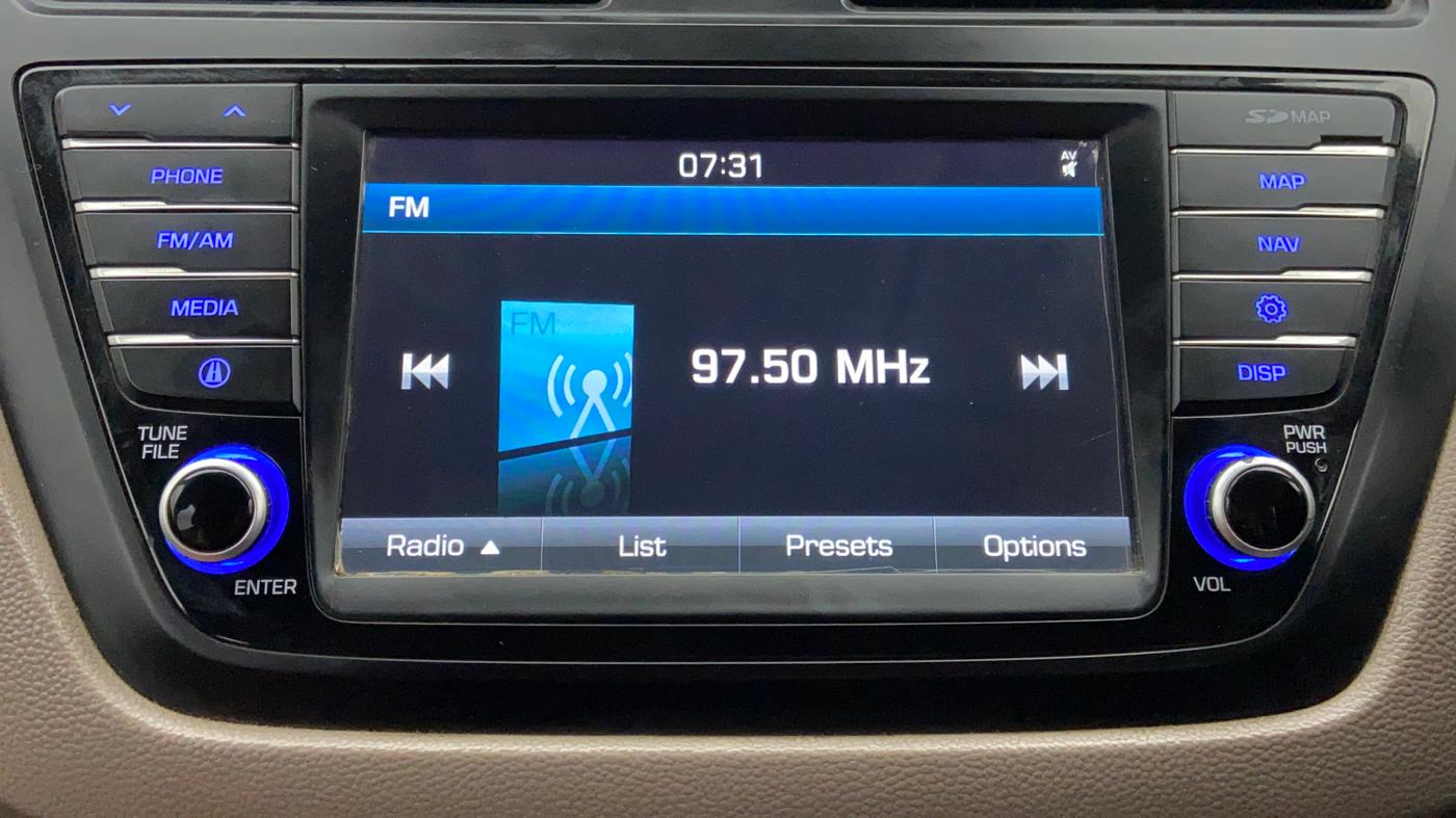 2016 Hyundai Elite i20 ASTA 1.2 (O), Petrol, Manual, 34,107 km, Infotainment System
