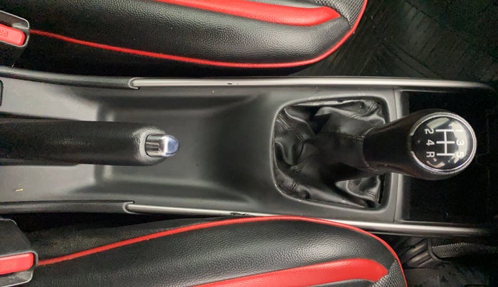 2022 Toyota Glanza V, Petrol, Manual, 88,072 km, Gear Lever