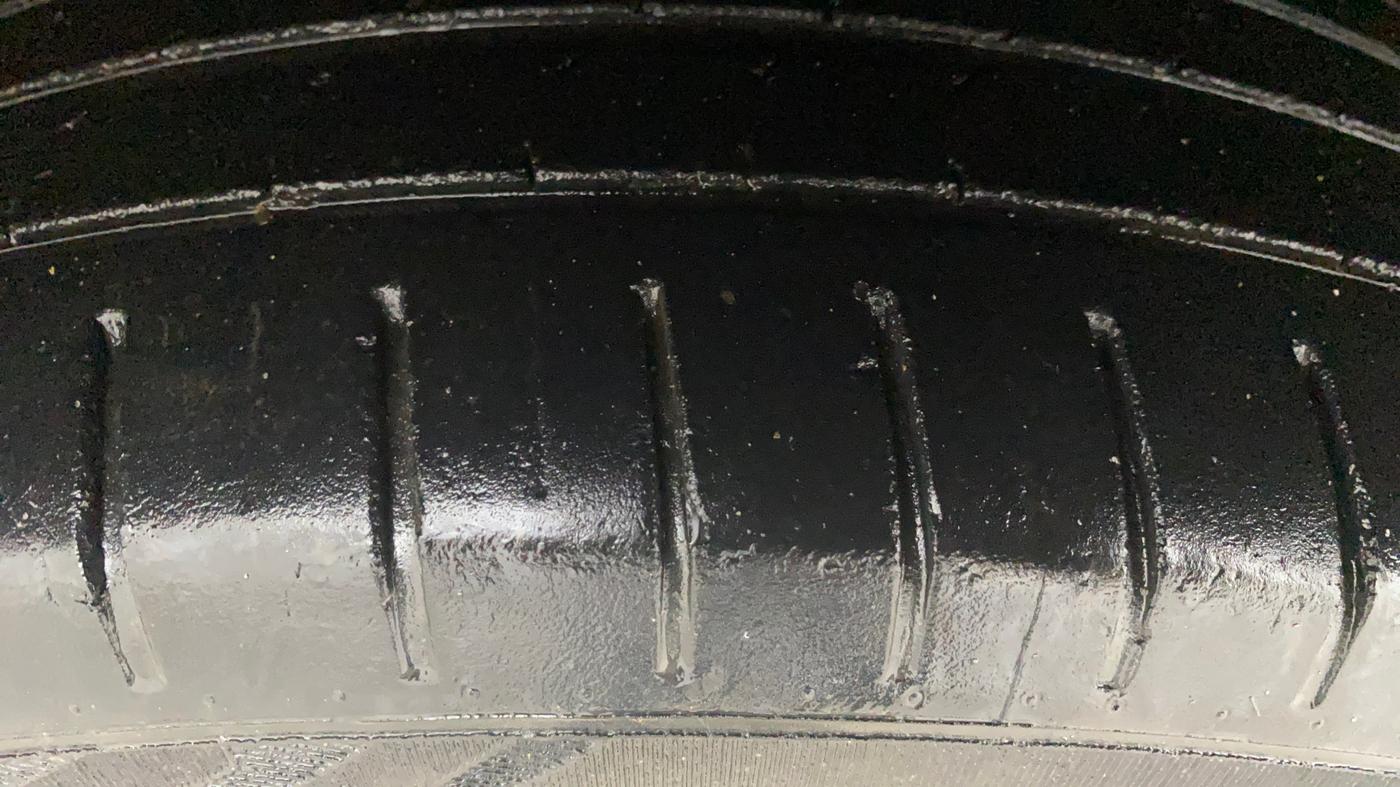 2022 Toyota Glanza V, Petrol, Manual, 88,120 km, Left Front Tyre Tread