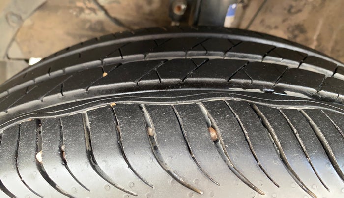 2021 Maruti XL6 ALPHA MT, Petrol, Manual, 67,823 km, Left Front Tyre Tread