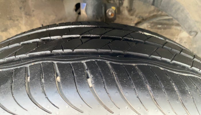 2021 Maruti XL6 ALPHA MT, Petrol, Manual, 67,823 km, Right Front Tyre Tread