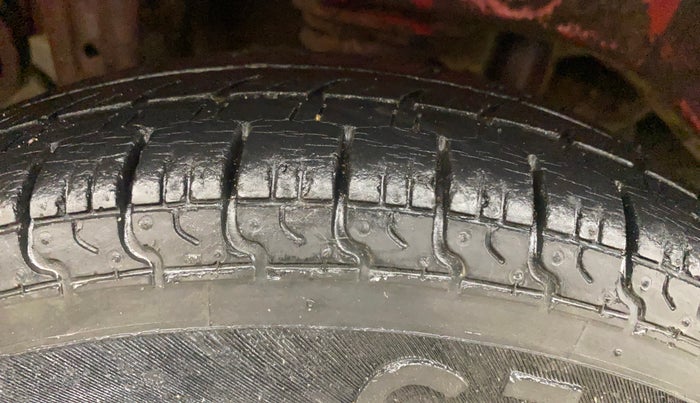 2016 Maruti Alto 800 LXI, Petrol, Manual, 37,958 km, Right Rear Tyre Tread