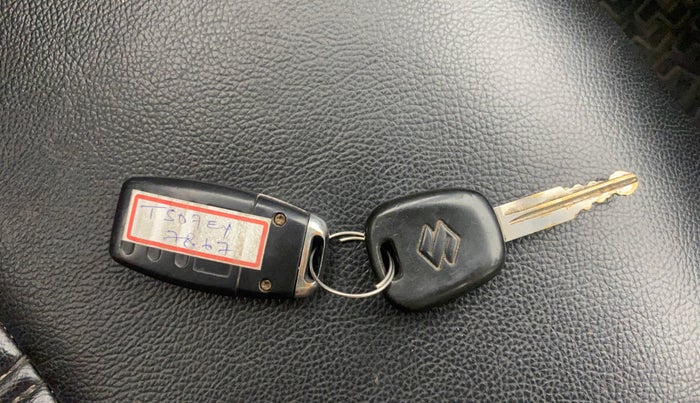 2016 Maruti Alto 800 LXI, Petrol, Manual, 37,958 km, Key Close Up