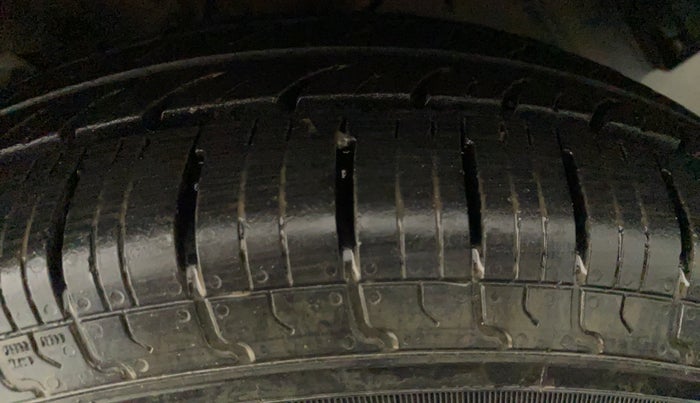 2017 Maruti Dzire VDI AMT, Diesel, Automatic, 43,440 km, Left Rear Tyre Tread