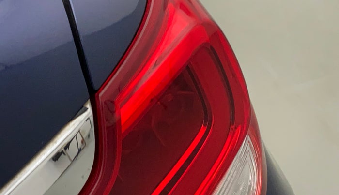 2017 Maruti Dzire VDI AMT, Diesel, Automatic, 43,440 km, Right tail light - Reverse gear light not functional
