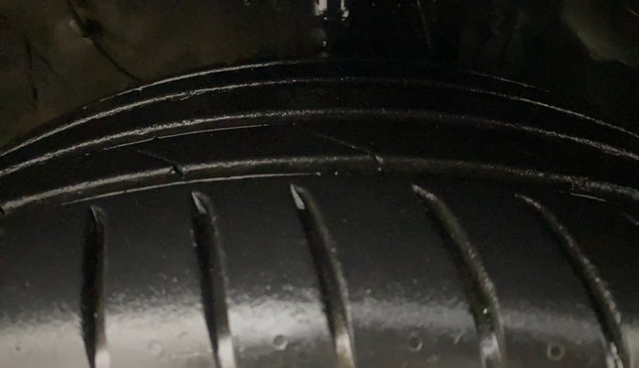 2020 KIA SONET HTK PLUS 1.0 DCT, Petrol, Automatic, 70,853 km, Right Front Tyre Tread