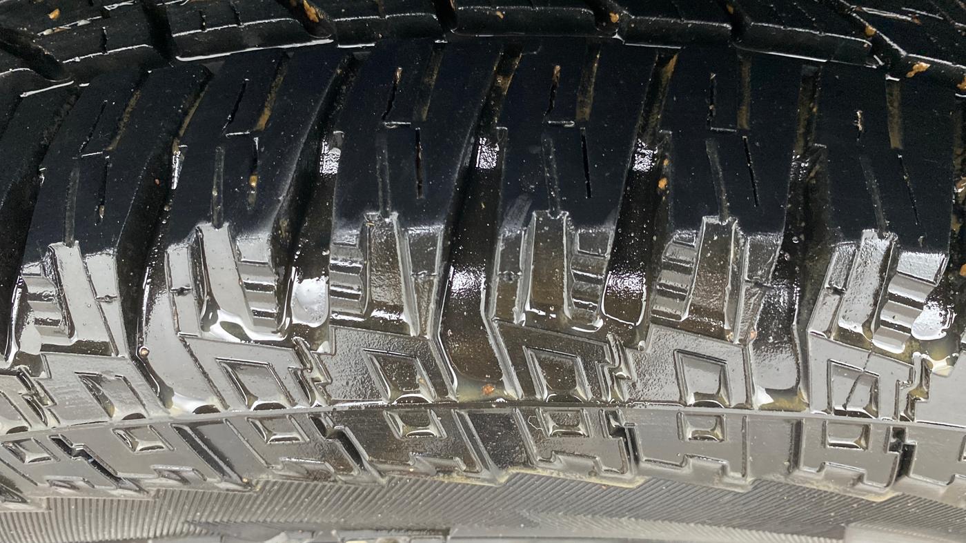 2017 Renault Duster RXS CVT, Petrol, Automatic, 1,17,294 km, Right Rear Tyre Tread